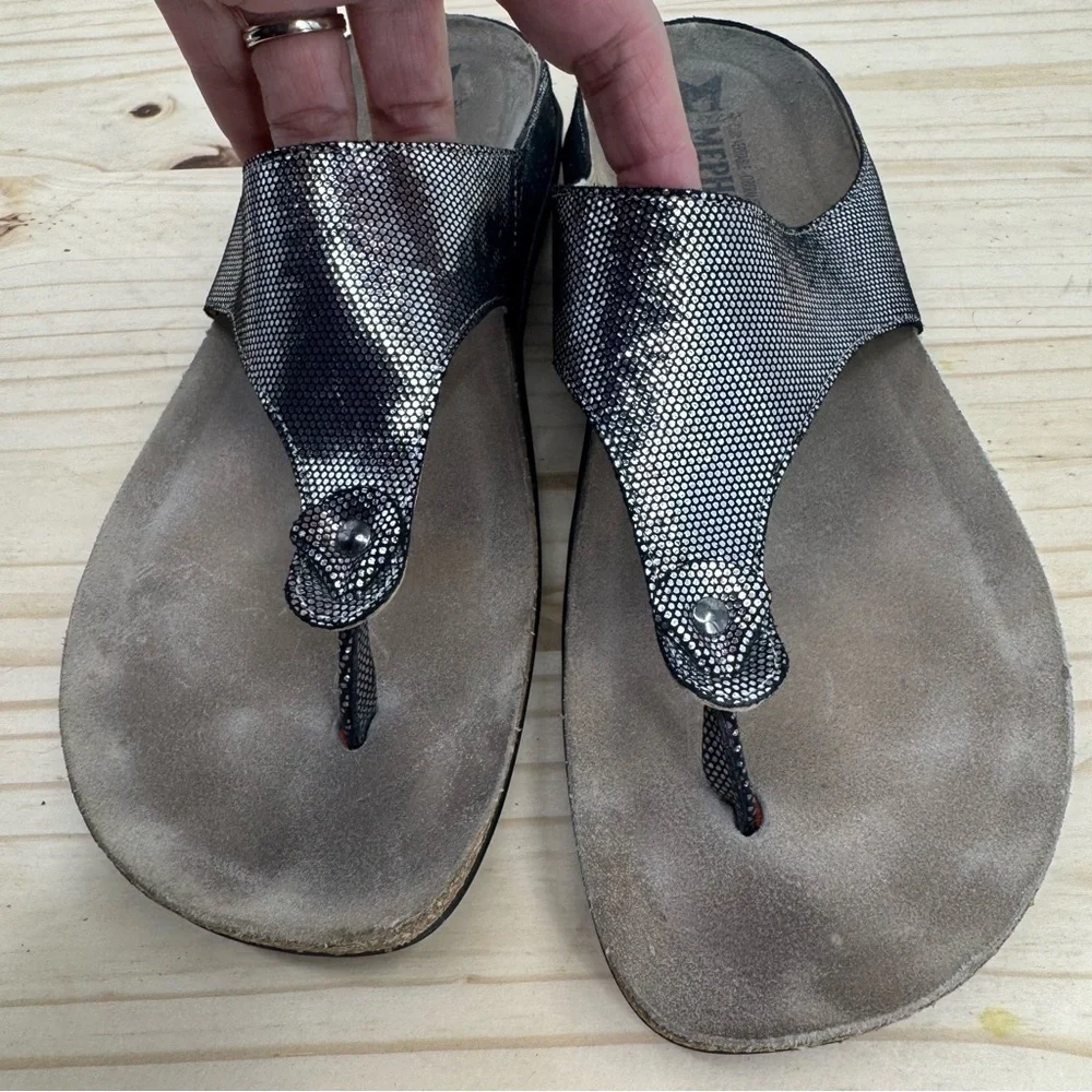 Mephisto Agacia T-Strap Flip-Flop Sandal Pewter Silver Metallic Leather EU 41